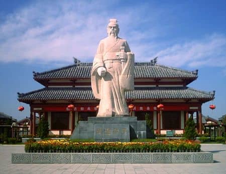 The former residence of Sunzi used to be the Sun Wu Ancestral Temple built in the first year of Chongning Emperor's reign in the Yuan Dynasty.