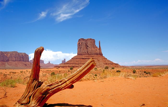 Monument Valley today more than 1000 abandoned mines occupy the earth underneath the 27,000 square-mile reservation.
