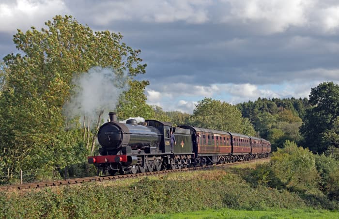Approaching Hay Bridge to behin climb on Eardington Bank from Kidderminster to Bridgnorth