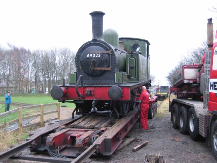 Class J72 0-6-0 tank locomotive arrives at Hopetown, Darlington on a low loader for overhaul, mid December, 2004 (R Pearson)
