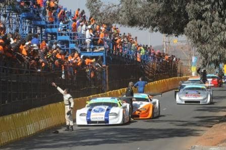Newly introduced WesBank Street Race with drivers from different categories racing the 2.2 KM 'L-Shaped track along the Chris Hani Road (Opp. the UJ Campus) and Nicholas Street. 20,000 attended