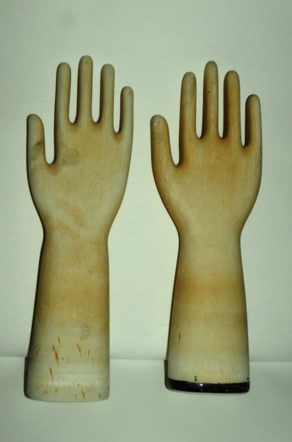 Vintage Porcelain Glove Molds : History and Cleaning Tips - HubPages