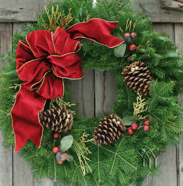 10 Ways to Decorate Evergreen Wreaths: Decoration Ideas for the ...