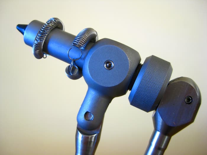 I usually keep a second spring clip on this vise which helps with various sized mateials. It's an inexpensive addition to most any vise.