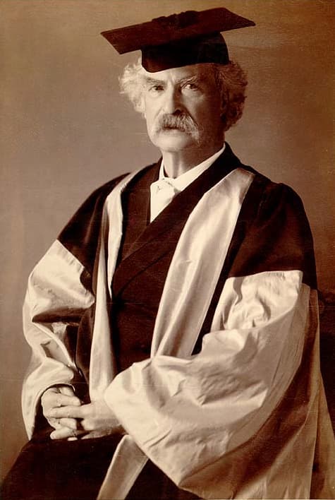 Mark Twain never went to college, except to pick up a honorary degree or two. The picture above shows Mr. Twain as he is about to receive a honorary degree from Oxford in England.