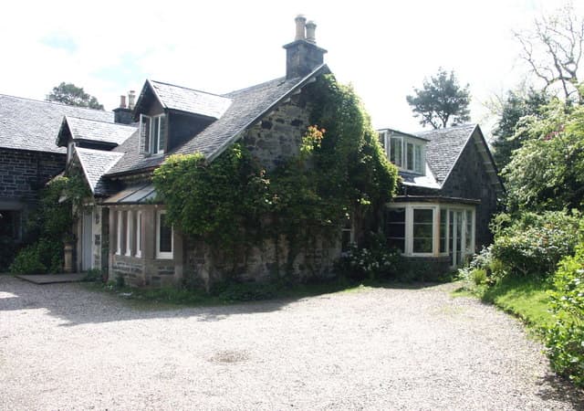 Garramore House, Dumbartonshire - a typical 19th centiry house. Did Charles and Mary Musgrove live in a house like this?