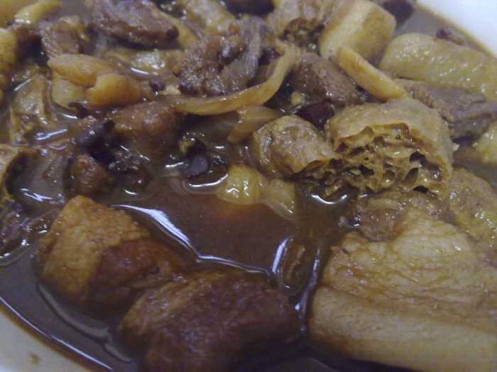 Look at the tender pork and sauce! Can't wait to bite them !