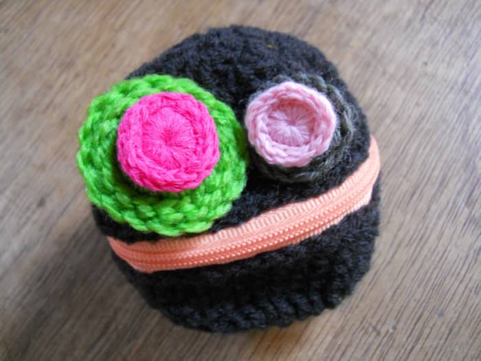 I'm currently making a bunch of MOLIH's for my uncle's holiday giveaways and Timeless just looks absolutely perfect for Molih's eyes.