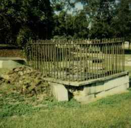 One of the graves in the Boundary Street Cemetery In Newberry South Carolina