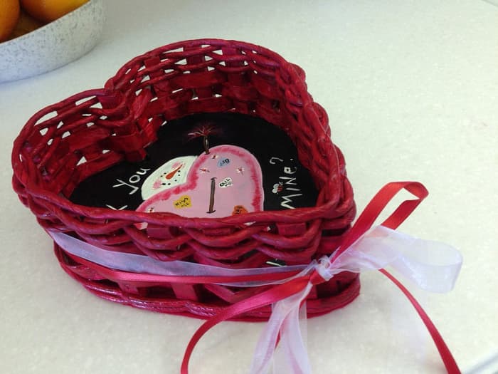 You can fill your Valentine's Gift Basket with all sorts of things. You'll find some excellent suggestions on this page for things that you should include in the basket, and in what order.