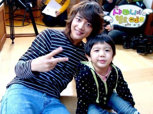 10 Korean Celebrities Great with Kids - HubPages