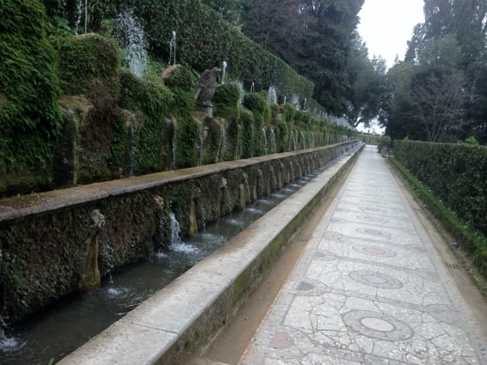 If you ever watched the Lizzy Mcquire Movie as a kid, they run by these fountains during one of the most iconic scenes.