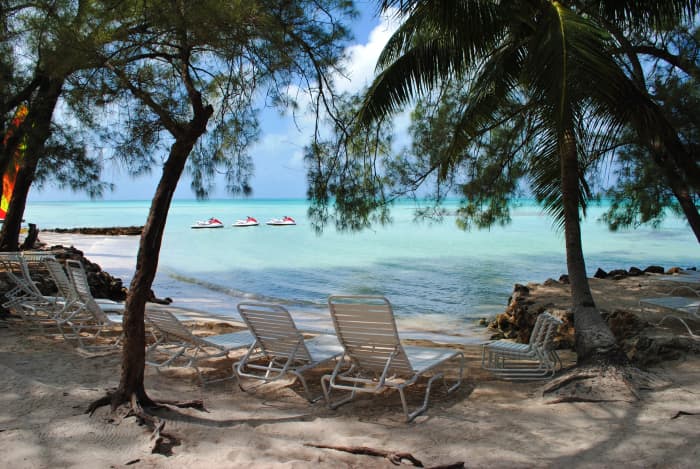 This is just one of the cove areas where your younger ones can wade in the water while parents relax nearby.