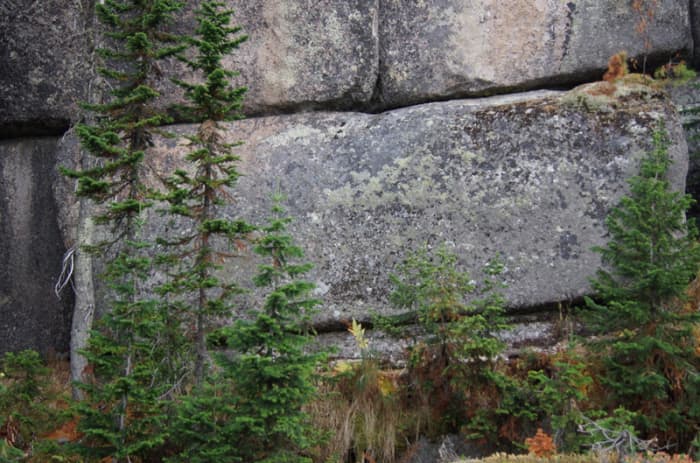 Huge 3,000 tons weighing megalithic blocks were recently discovered in Southern Siberia at mount Shoria. It defies any reasonable explanation.