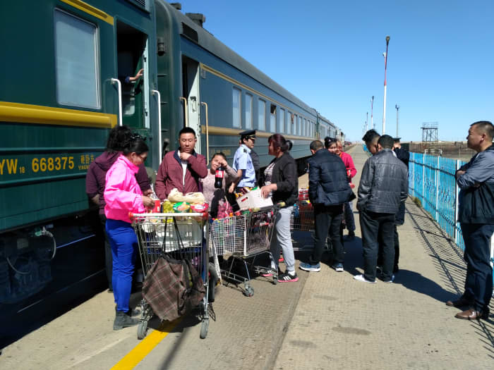 There are several stops along the journey where you can get off the train for a few minutes to stretch your legs. At some stops you may find locals selling snacks and drinks.