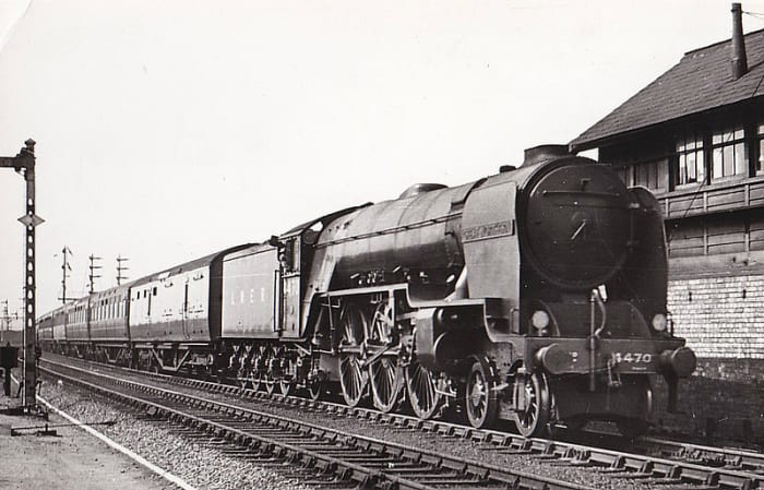 Class A1/1 was a rebuild of Gresley's A1, later rebuilt to A3. There were howls of derision amongst the pro-Gresley camp, although the engine was given a new lease of life
