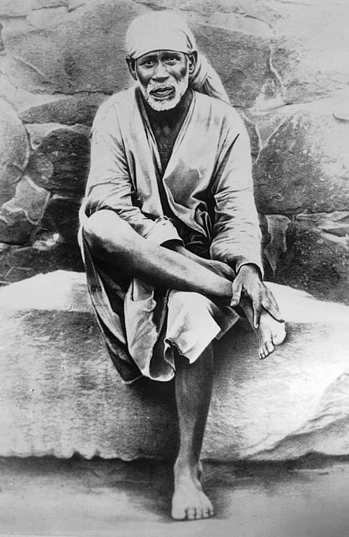 Today, I am happy in these soiled clothes. Tomorrow if my devotees dress me in silk robes also, I shall happily accept it. Whatever pleases my devotees, pleases me.