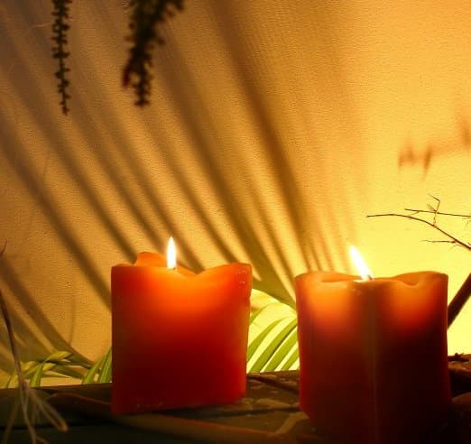 You can add a special touch even to your 5 minute massage by lighting a few candles in the room to make the ambience soothing and relaxing.