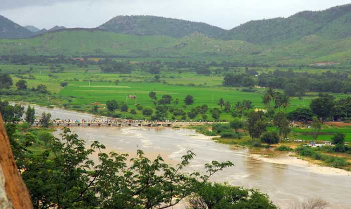 Don't we want to see the holy river go back to its glorious days? This picture is as recent as September 2007.