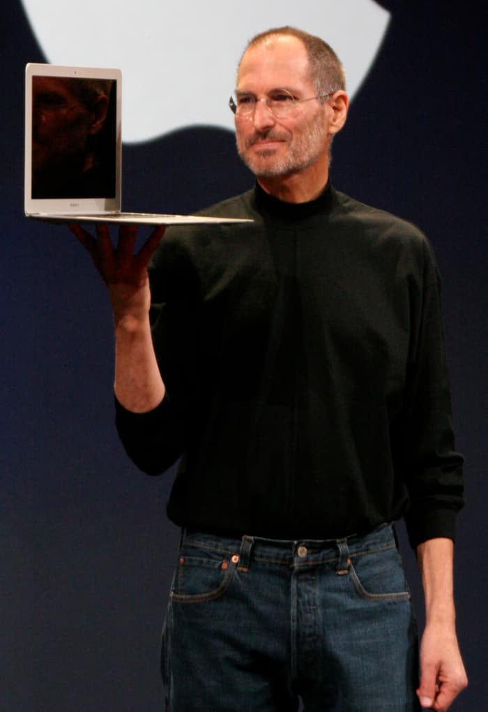 biography-of-apple-founder-steve-jobs