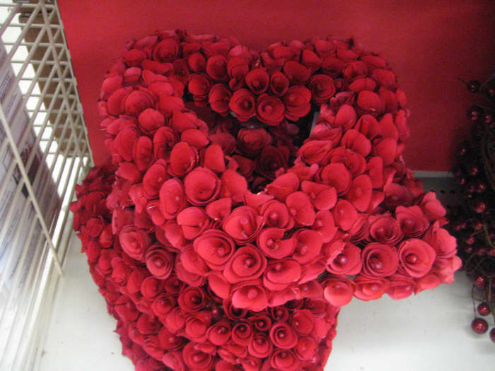 You can easily customize this concept with book pages. A combination of red flowers and book page flowers is fabulous, too.