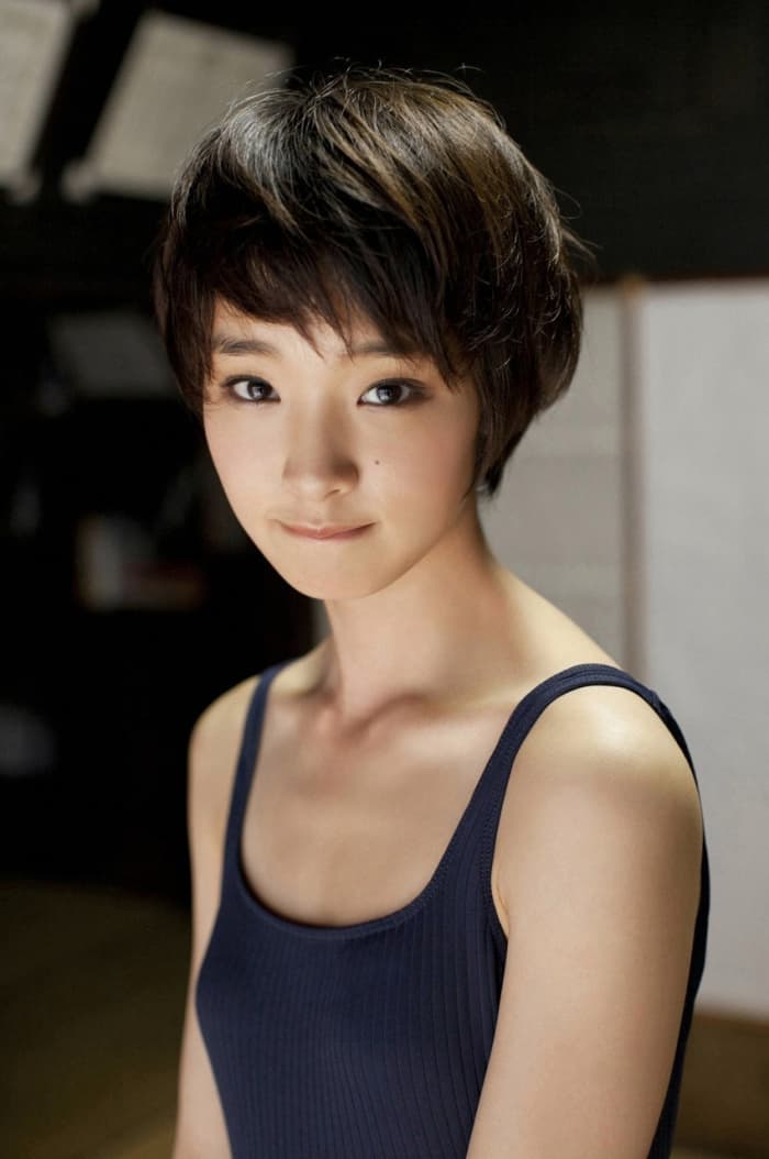 Actress Ayame Gouriki has also worked as a fashion and bikini model. This photo is from the 140th issue of Weekly Playboy Magazine.