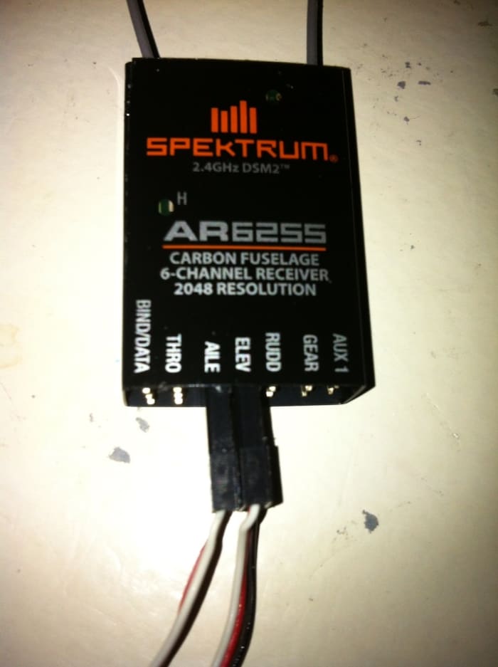 Note that the two servos are plugged into the Aileron and Elevator ports on the AR6255 receiver. Coupled with the Elevon setting in the Spektrum, the V-Tail will operate smoothly on the right stick.