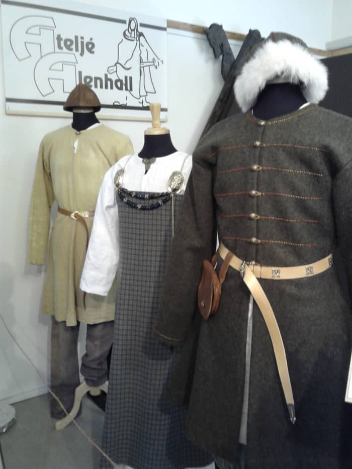 How can kids earn money? Selling clothes like these! When you find clothing like this to sell, it will fetch a really nice price from the right buyer. Go Vikings!