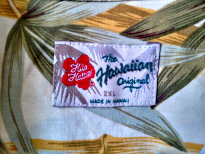 The label tells you all you need to know, Made in Hawaii, and the best. Hilo Hattie Hawaiian Shirt ~ Bamboo Tropical Flowers