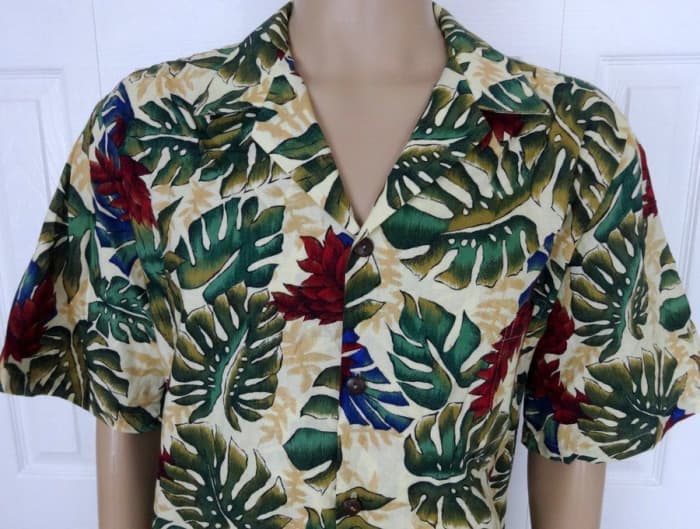 Real men feel comfortable in well-made Hawaiian shirts from the Islands of Hawaii. This casual floral design is a real mood enhancer for a depressing gray day.