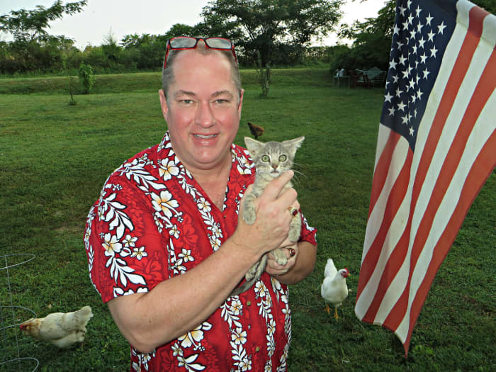 Authentic Hawaiian shirts show a love of freedom and radiantly display a world of great beauty. They express a joy of life and of an individual freedom only found in the beauty of the south Pacific.