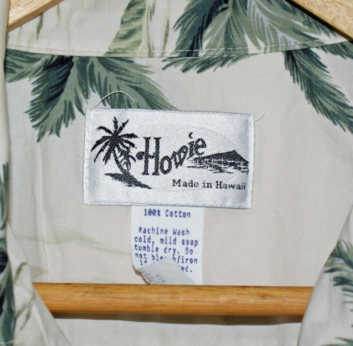he label said it all, Made in Hawaii, the double stitching, the coconut shell buttons, and the rich thick thread count of the cotton.