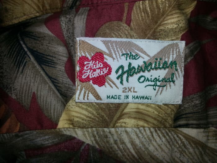 When the tag said Hilo Hattie, you know you are getting a shirt made the Hawaiian way, with superb stitching and made of the finest cotton and dyes money can buy.