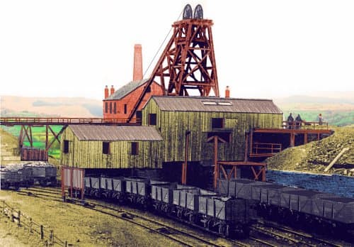 Here's a sketch of a coal mine with headgear, screen and washery that shows what you can do with Pola kit parts.