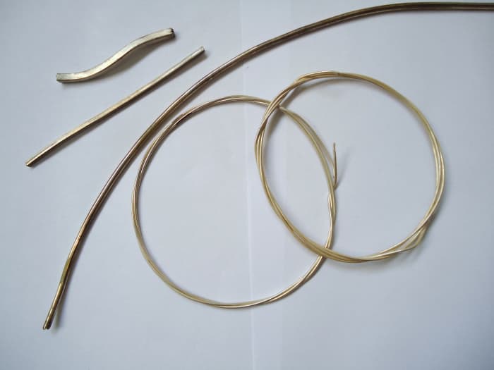 Wire for jewellery making is available in many types and diameters.