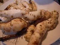 Yams and reeds were found in marshes during spring. Women would pick or dig the vegetables using sticks, bags and bark dishes.