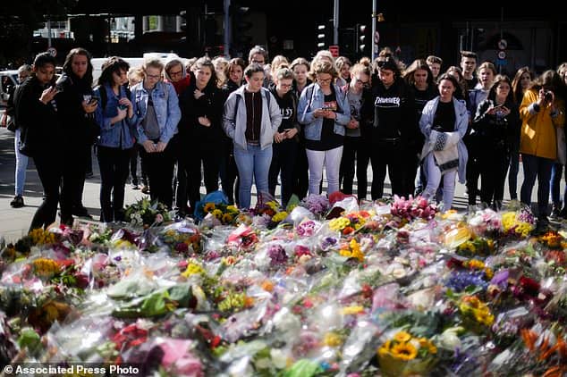 Flowers for eight victims - and 48 injured on the bridge and in the nearby Boroyugh Market