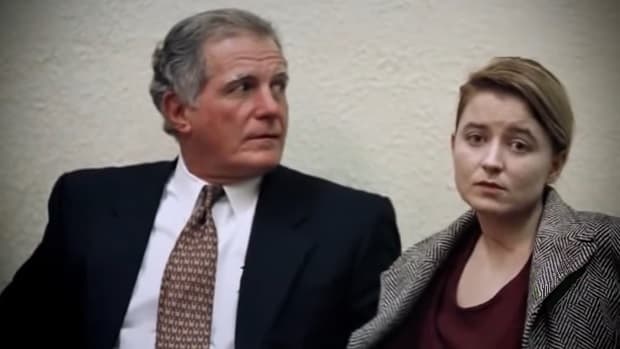 The late defense attorney Doug Mulder and Darlie Routier in court during the sentencing phase of the trial.