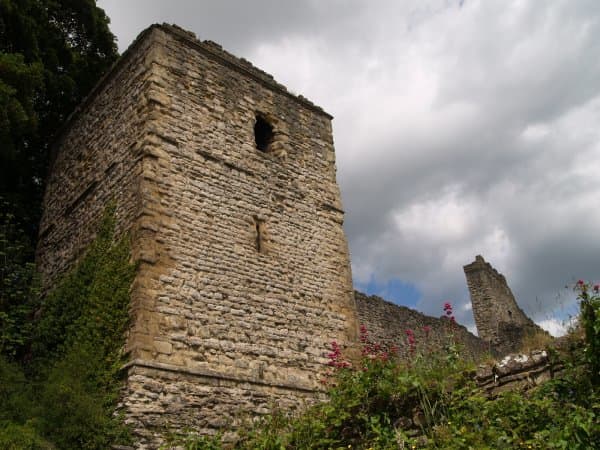 The castle at Pickering ('Picceringa') was built late in the 11th Century from stone quarried close by, above the north-east side of the station
