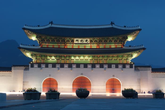 Gwanghwamun square where visitors can explore Seoul's history, traditional architecture and breathtaking scenery