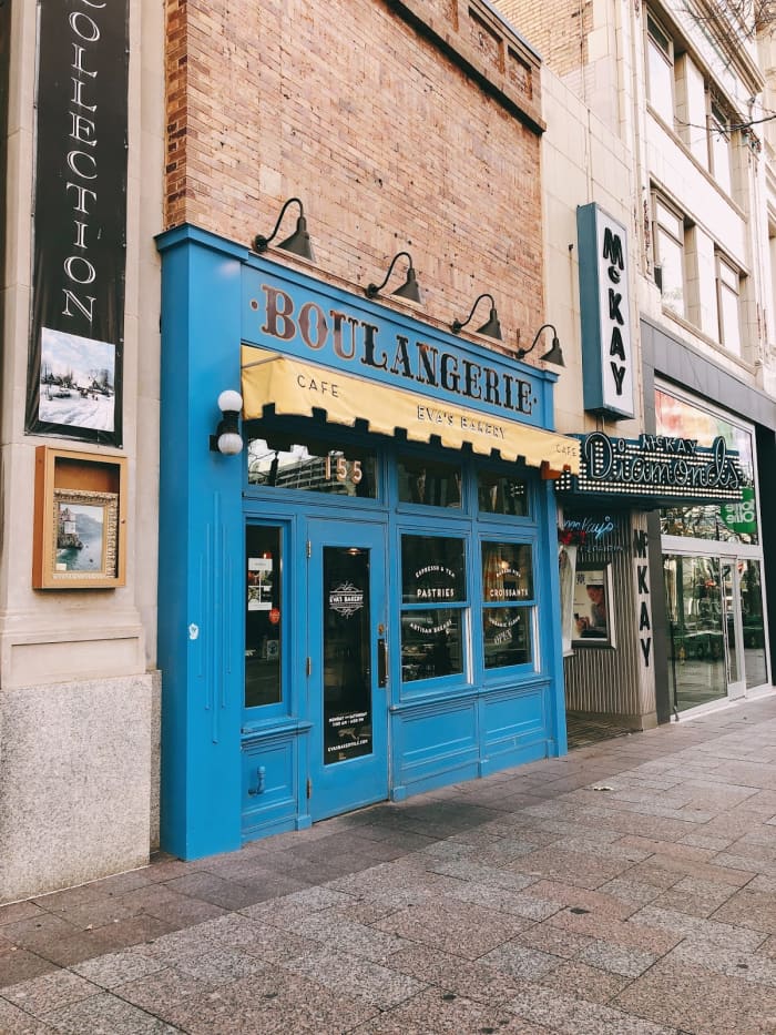 The exterior of Eva's Bakery is attached to the other building but, it has a striking blue color to it. The restaurant is right downtown and within walking distance of many of the sights, so it does get crowded during the peak hour.