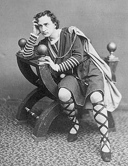 John Wilkes Booth's older brother Edwin Booth saved Robert Lincoln's Life At A Train Station A Few Years Before His Brother Killed The President