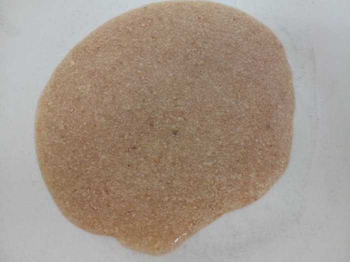 The flax egg is a very similar gel-like consistency as a hen's egg, but as a plant product it has NO cholesterol. It does have healthy Omega-3 fatty acids, fibre and various other nutrients. Like a hen's egg, a flax egg binds the ingredients together