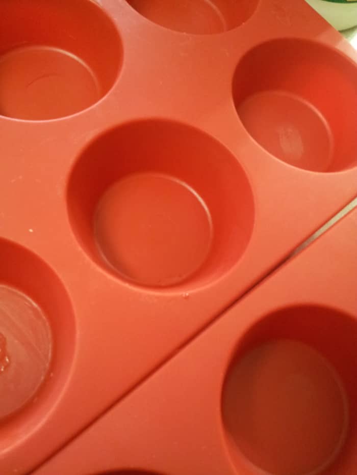 I love these silicone pans and use them for all my baking-- the baked stuff just pops out and they are easy to clean. I oil them a little, even though that might not be necessary. And I only fill these 1/2 full to make the GF mini-carrot-cakes
