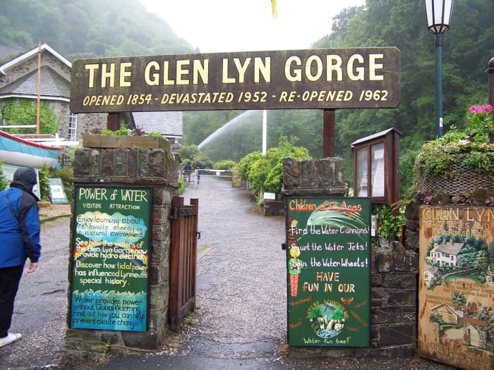 Copyright(c)KCC Big Country-Lynmouth in 2006 This is the sign I was referring to in the article above.