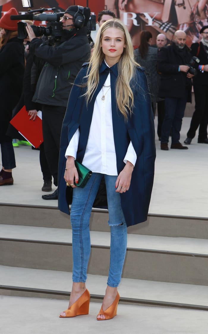 Now this is the one I think looks so good, for casual dress almost anyone would love to be seen in this trendy take.