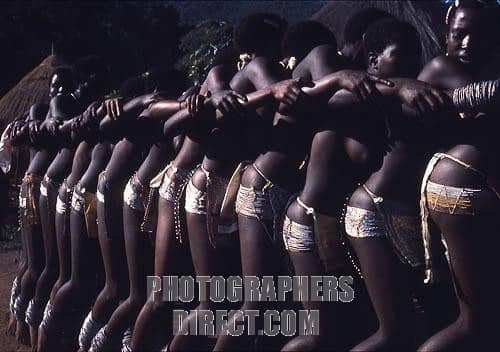 Domba: The domba is a pre-marital initiation. The preparations are made by the families for the girls to be ready and to prepare what is necessary to attend the ceremony. Entrance fee is paid before the girl’s admission.