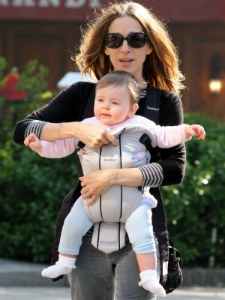 Sarah Jessica Parker wearing Marion Broderick. I think that this is also Matthew Broderick's daughter.