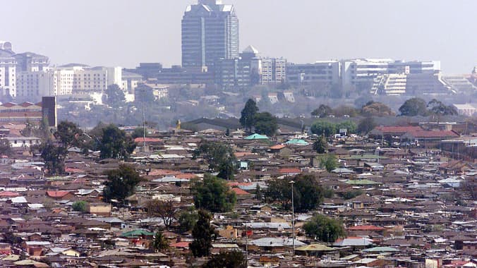 There are fewer people living in poverty in SA, according to trends in poverty and inequality between 2006 and 2011, says the statistician general. Yet, Poverty and Affluence are next to each other as gleaned from the photo