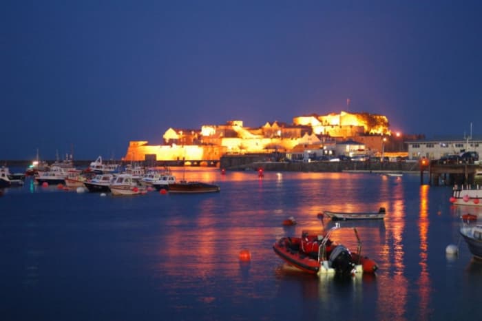 Castle Cornet, picture courtesy of http://www.lintonmotoryachtcharters.co.uk/motor_yacht_charters/channel_islands_belgium_france_charters